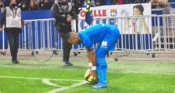 巴黎队史第九次在欧冠负于拜仁仅次于皇萨（巴黎欧冠第九次不敌拜仁，次数仅次皇马与巴萨）