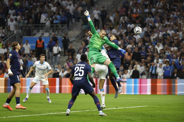 斯基拉：枪手、曼联等俱乐部有意奥林匹亚科斯小将穆扎基蒂斯（斯基拉：阿森纳、曼联等队关注奥林匹亚科斯新星穆扎基蒂斯）