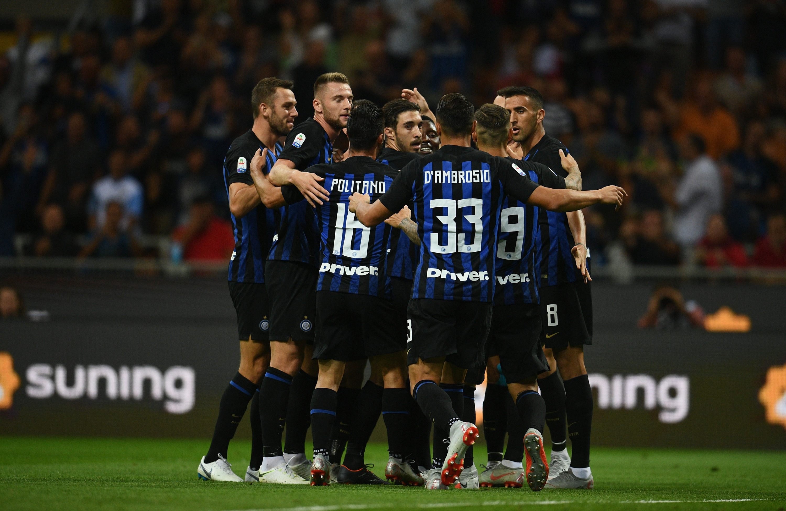 前西班牙主帅：皇萨永远是西甲热门；年轻球员首秀需谨慎谨慎（前西班牙主帅：皇马巴萨永远是西甲争冠热门；年轻球员首秀需格外谨慎）