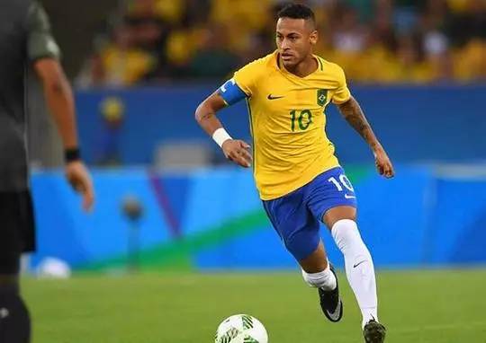 连续5个英超客场送助攻，B费成历史第五人（英超客场5连场送助攻，B费跻身历史第五）