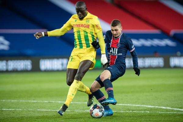 德甲前瞻：汉堡攻守俱废一败再败，斯图加特强势冲击欧冠区（德甲前瞻：汉堡攻防崩盘连败不止，斯图加特强势冲击欧冠席位）