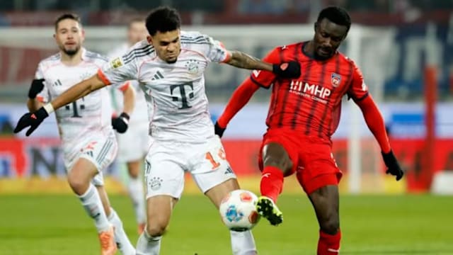 雷霆靠团队篮球获大胜（雷霆凭借团队配合大胜）