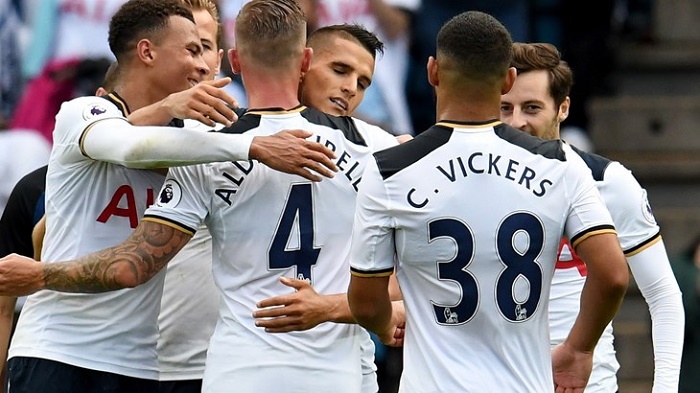 萨顿：曼联有几名球员因非洲杯缺席，本轮英超我看好纽卡斯尔获胜（萨顿：非洲杯致曼联多人缺阵，本轮英超更看好纽卡取胜）