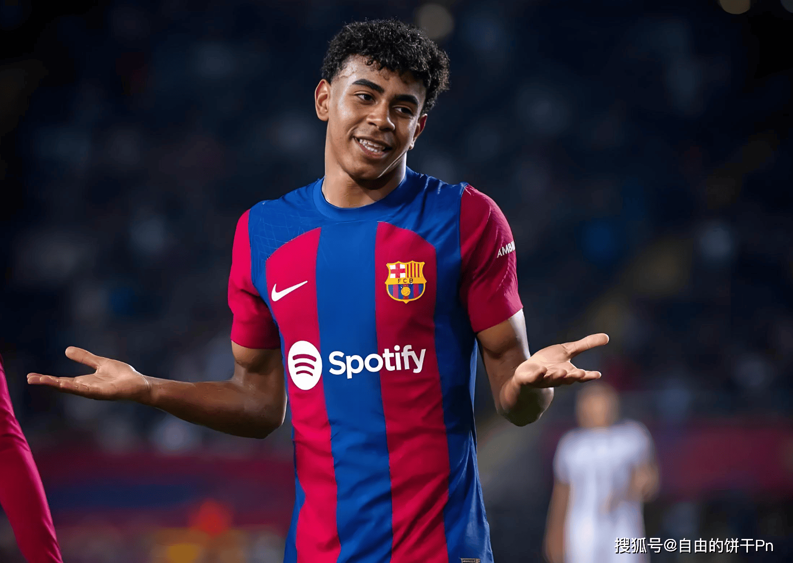 英超：曼联客场2-1击败莱斯特城（英超：曼联2-1客胜莱斯特城）