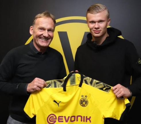 前西班牙主帅：皇萨永远是西甲热门；年轻球员首秀需谨慎谨慎（前西班牙主帅：皇马巴萨永远是西甲争冠热门；年轻球员首秀需格外谨慎）