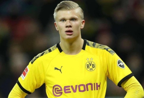 弗兰克：西蒙斯红牌上诉很难成功，范德芬的防守选择没有问题（弗兰克称西蒙斯红牌申诉胜算渺茫，范德芬的防守决策并无不当）