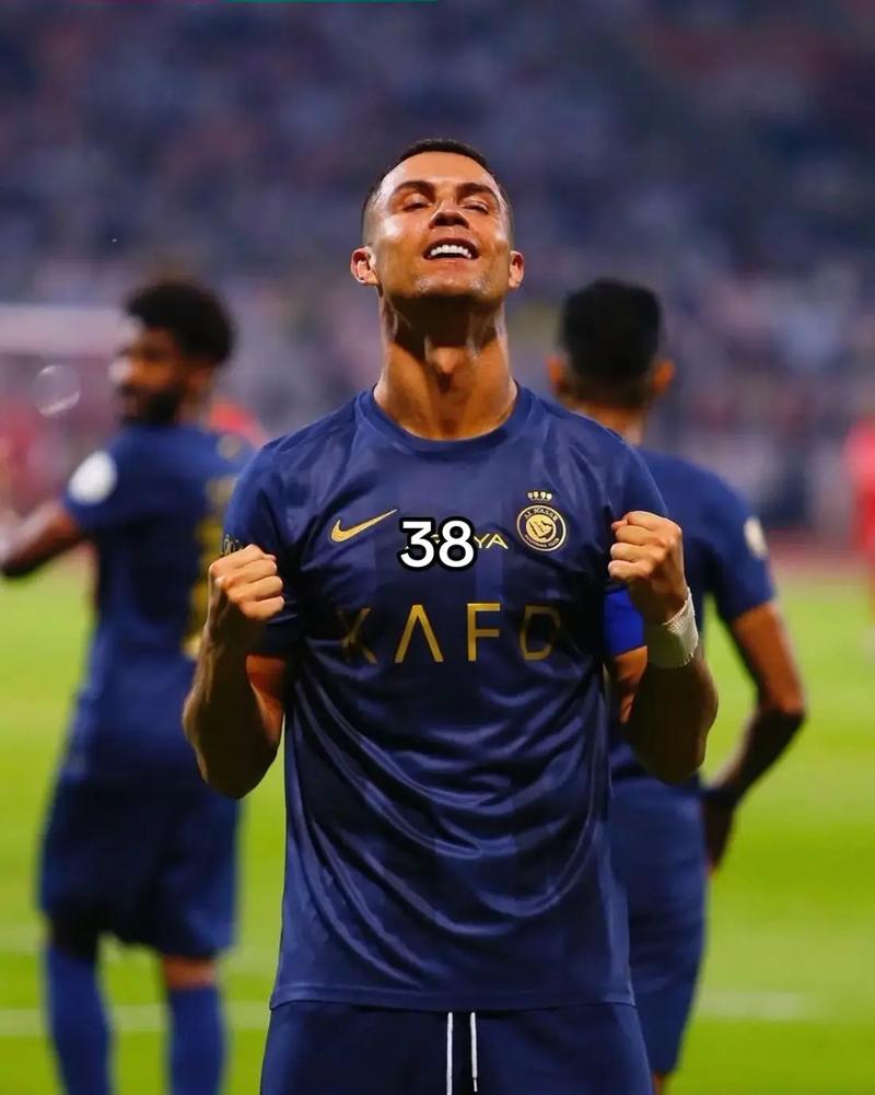 拼尽全力！哈登18中10空砍34+5+6+4断（无奈空砍！哈登18投10中砍下34分5板6助4断）