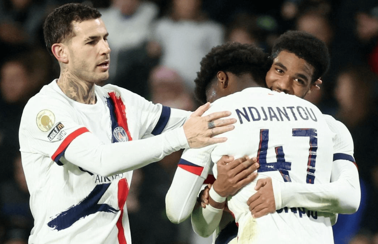 祝前阿森纳前锋拉希姆·斯特林生日快乐，他今天31岁了！（前阿森纳前锋拉希姆·斯特林迎来31岁生日，送上祝福！）